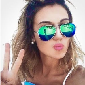 Mirrored Purple To Green Shift Classic Aviator NWT